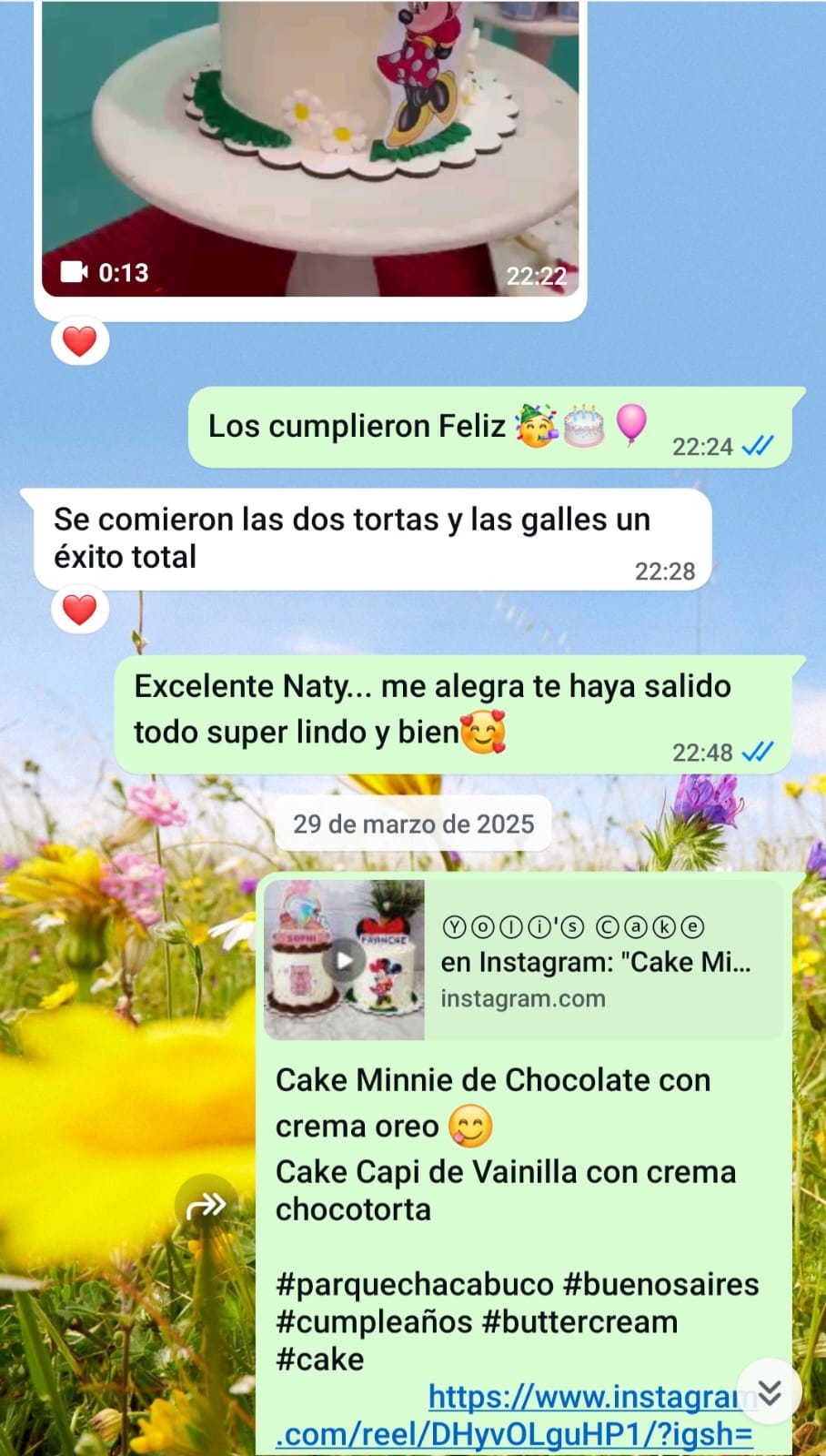 Captura de chat de WhatsApp con comentario de tortas y galletas